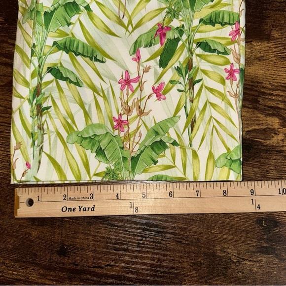 J. McLaughlin Shorts Masie Womens 4 White Floral Palm Trees Hawaiian Bermuda - Picture 7 of 8